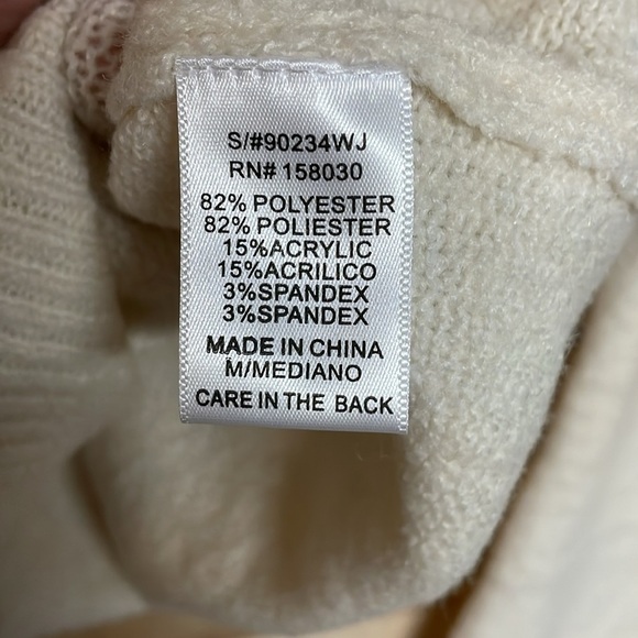 Love Tree Heart Embellished Size Medium White With Red Gemstone Crewneck Sweater - Picture 6 of 8